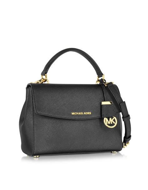 schwarze handtasche klein michael kors|Michael Kors saffiano handbag.